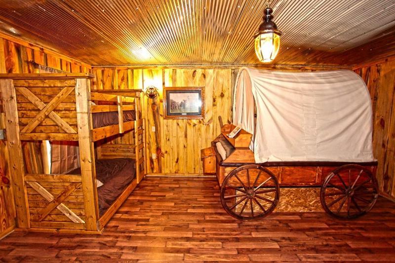 Diamonds Old West Hotel Murfreesboro Bagian luar foto