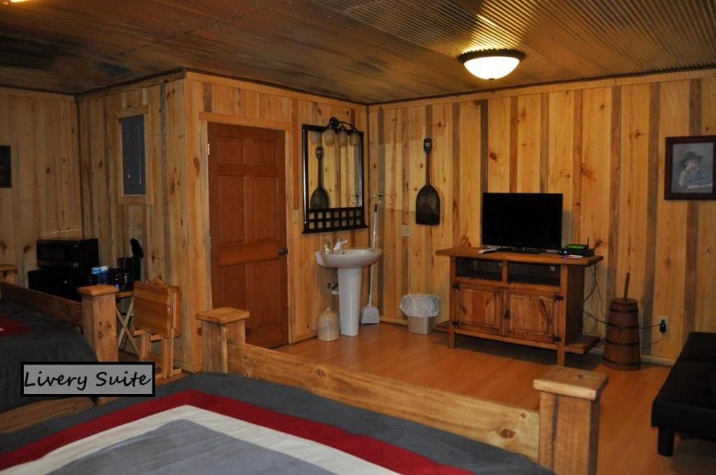 Diamonds Old West Hotel Murfreesboro Bagian luar foto