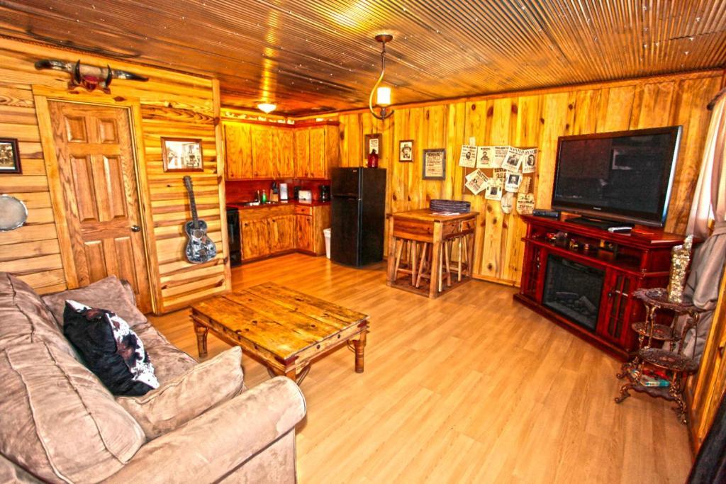 Diamonds Old West Hotel Murfreesboro Bagian luar foto
