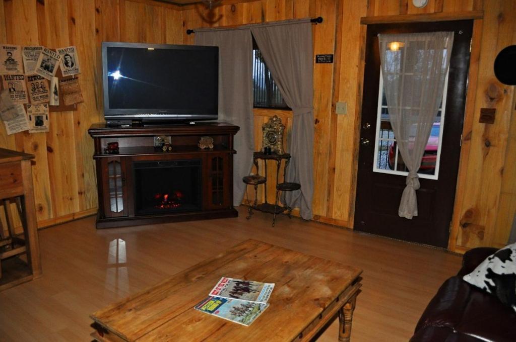 Diamonds Old West Hotel Murfreesboro Bagian luar foto