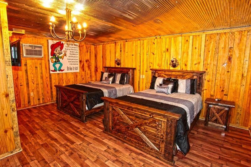 Diamonds Old West Hotel Murfreesboro Bagian luar foto