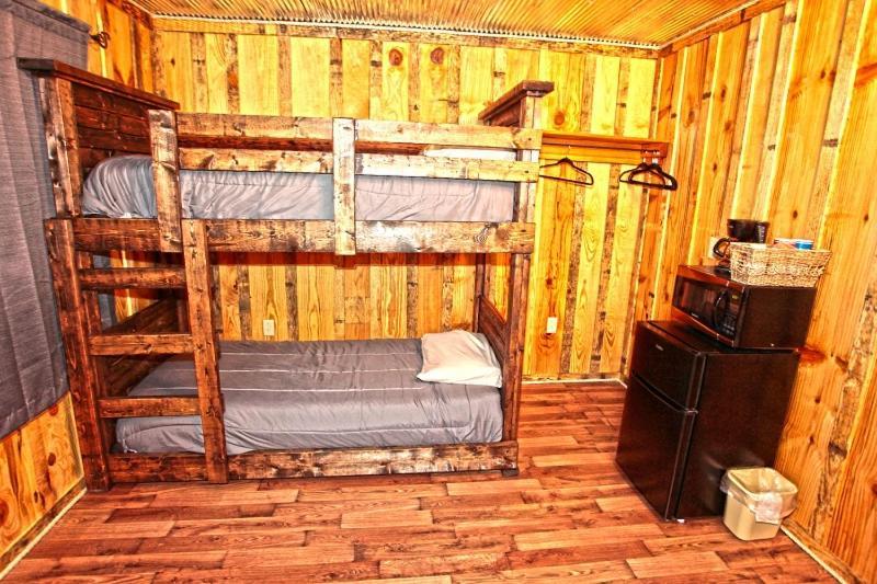 Diamonds Old West Hotel Murfreesboro Bagian luar foto