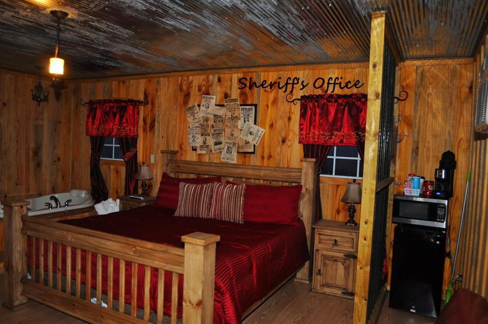 Diamonds Old West Hotel Murfreesboro Bagian luar foto