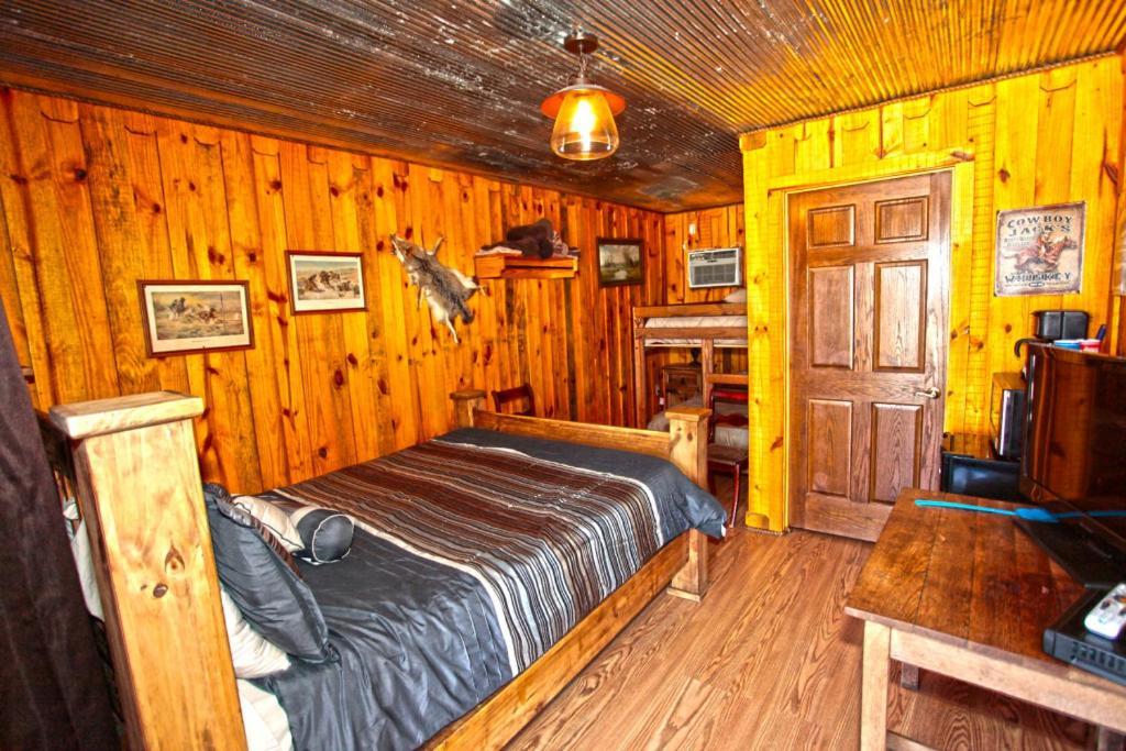 Diamonds Old West Hotel Murfreesboro Bagian luar foto
